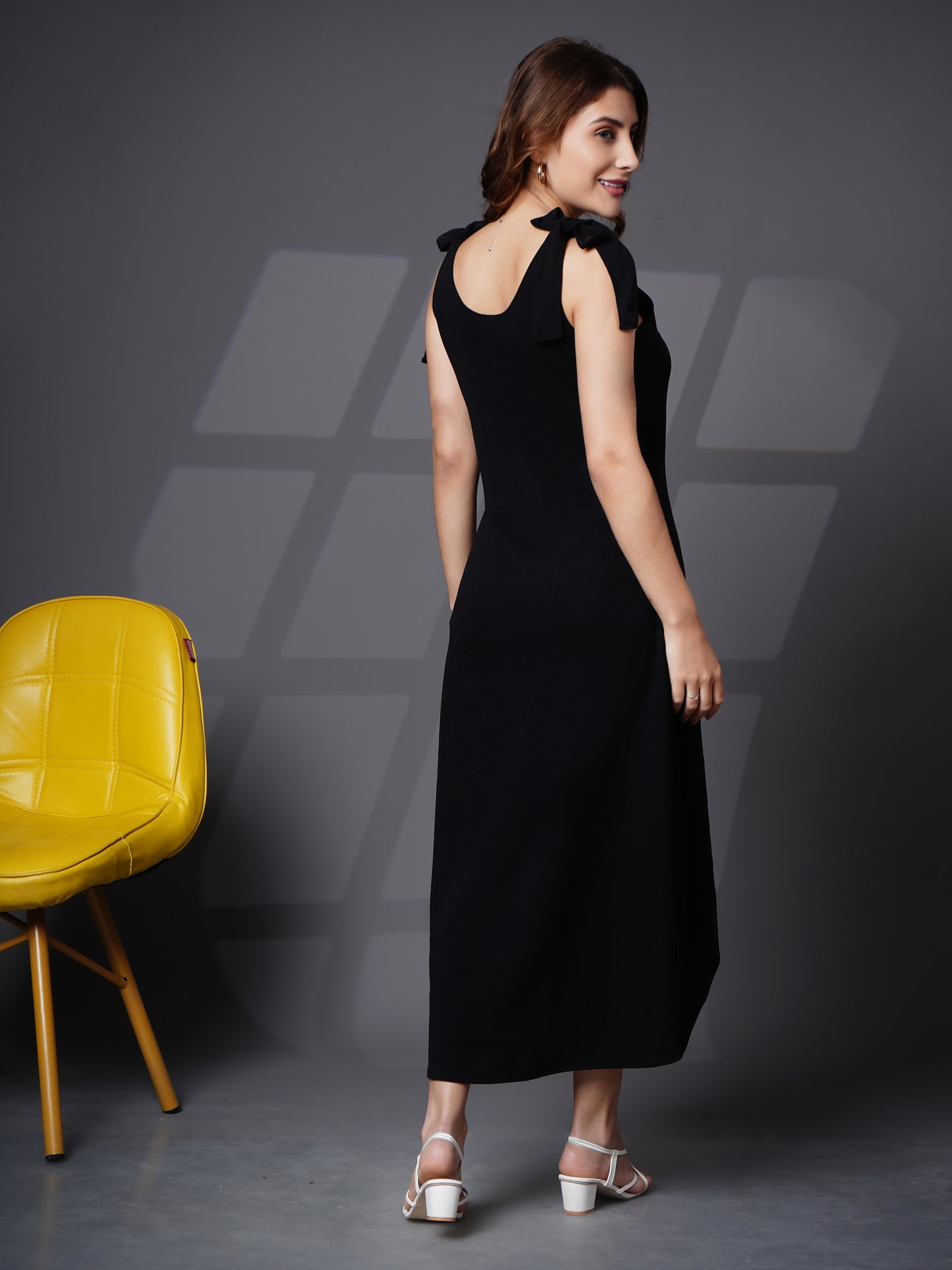 Shoulder strap tulip hem dress