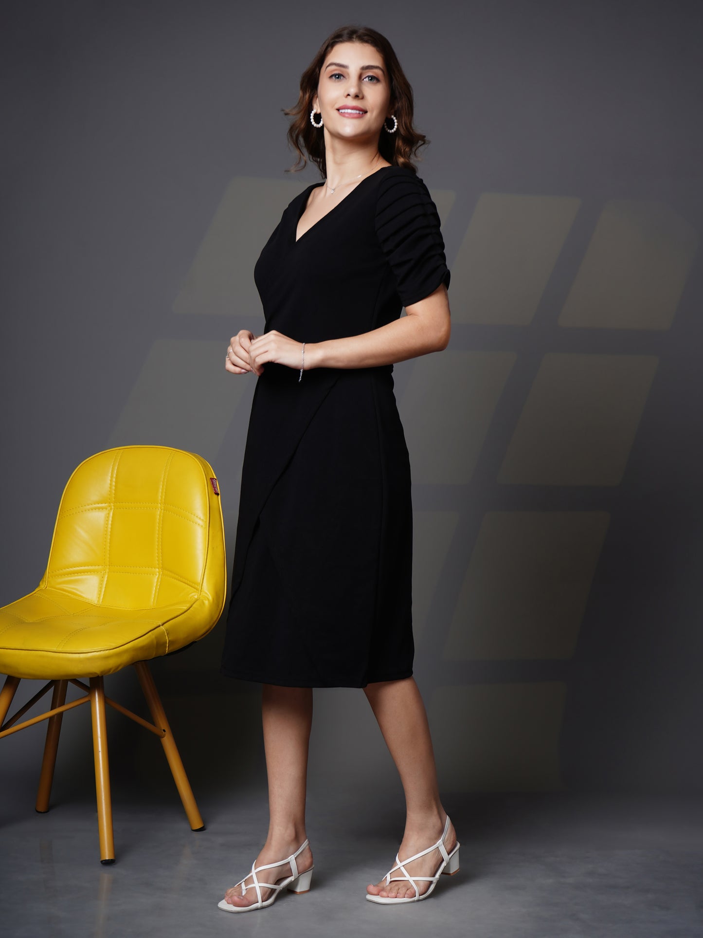 Tulip hem gather sleeves dress