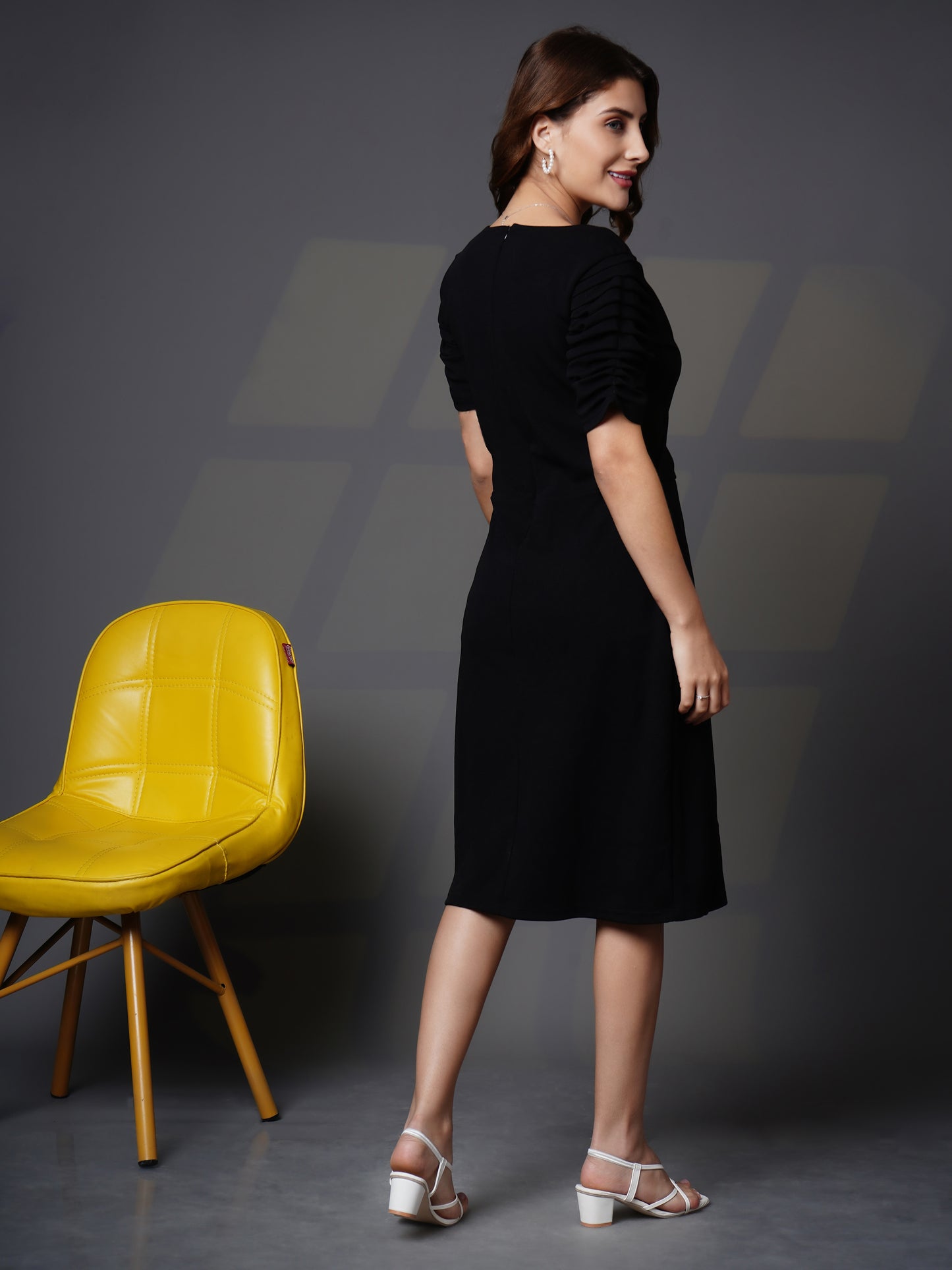 Tulip hem gather sleeves dress